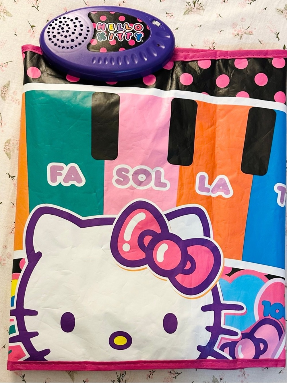 Sanrio©️ Hello Kitty 2000s vintage y2k piano play mat toy